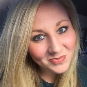 Meet your Posher, Kira